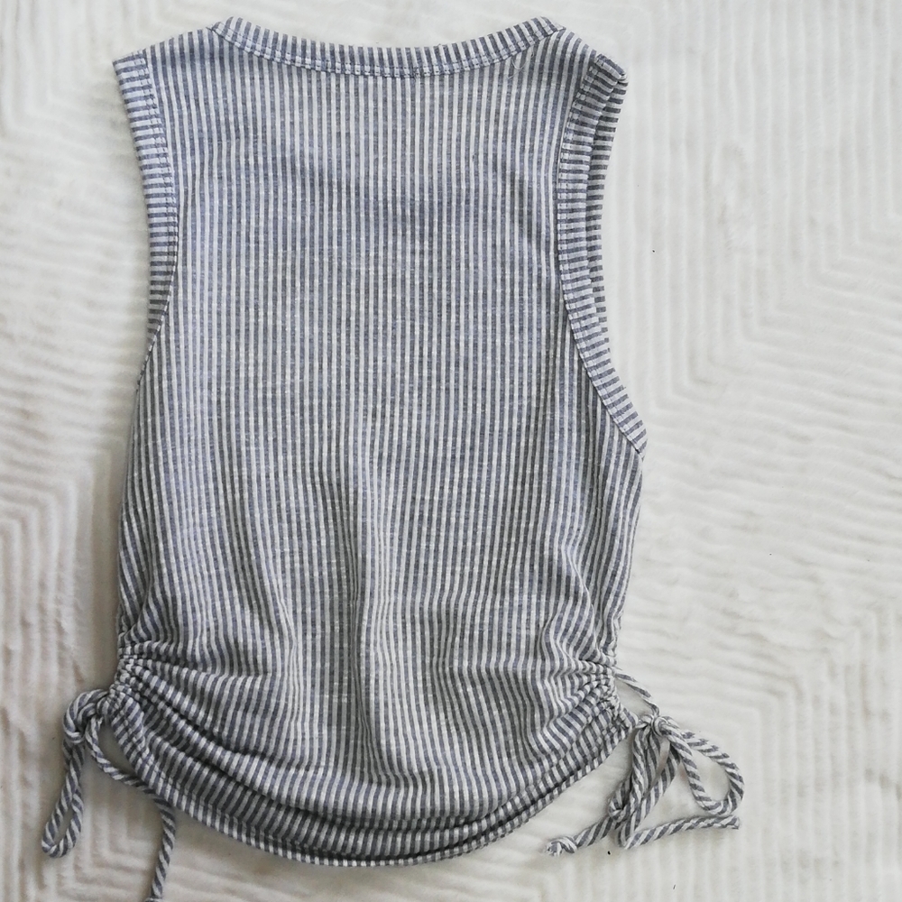 Tank with drawstrings - Picture 5 of 5